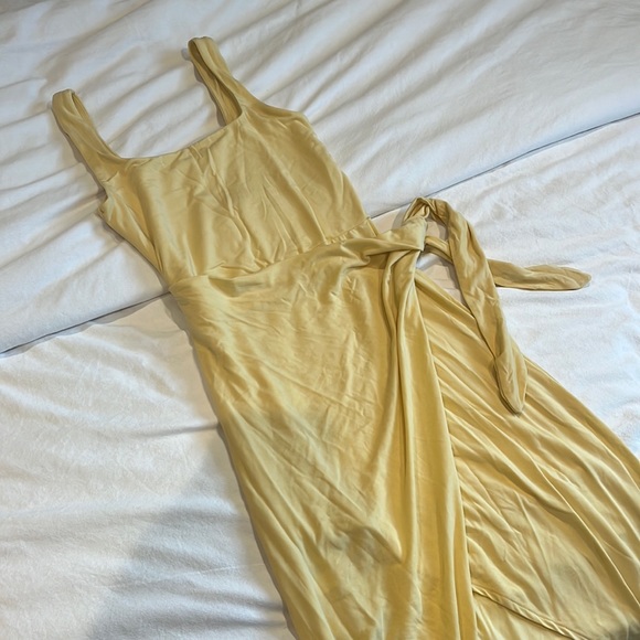 ARITZIA WILFRED SATURN MIDI DRESS IN YELLOW SIZE XS - Picture 7 of 7